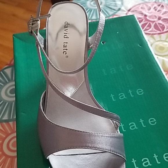 Heels - Picture 4 of 6